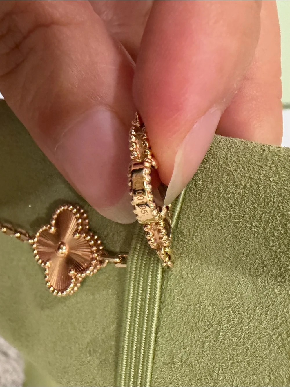 Van Cleef & Arpels Gold Bracelet - Picture 4 of 6